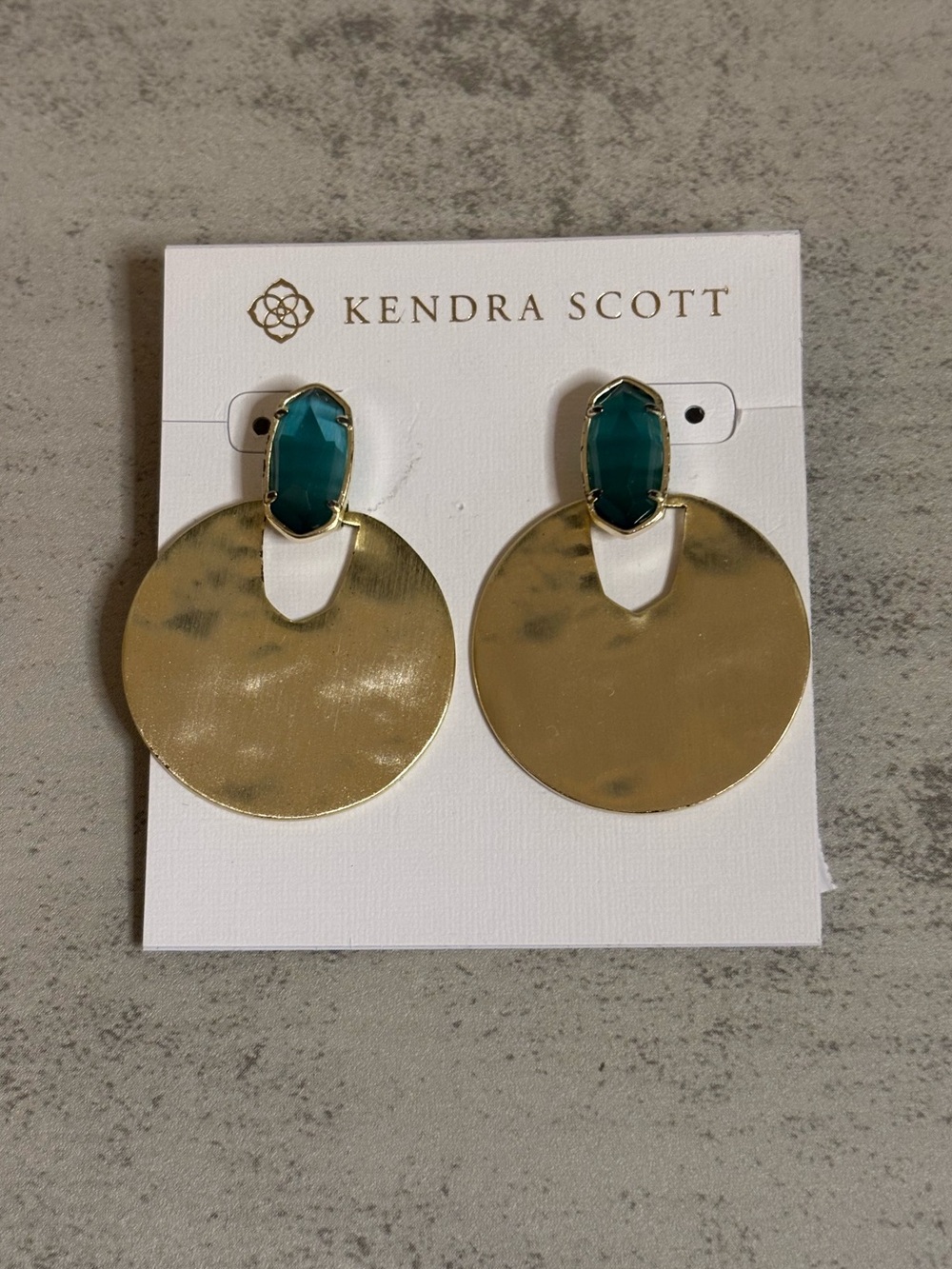 Kendra Scott Deena Gold Hoop Earrings in Emerald Cat’s Eye - Picture 6 of 8